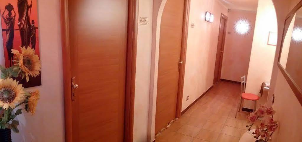 Albadomus Affittacamere O Guesthouse Roma Ngoại thất bức ảnh